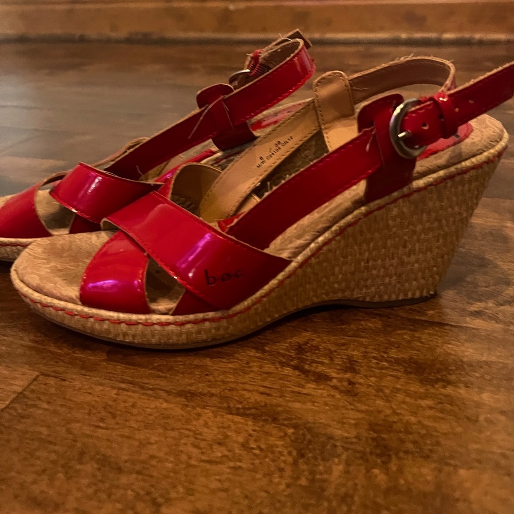 Red born wedges